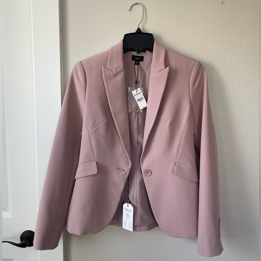 Express Mauve Blazer size 2. Brand new, never worn. Super cute & soft.
